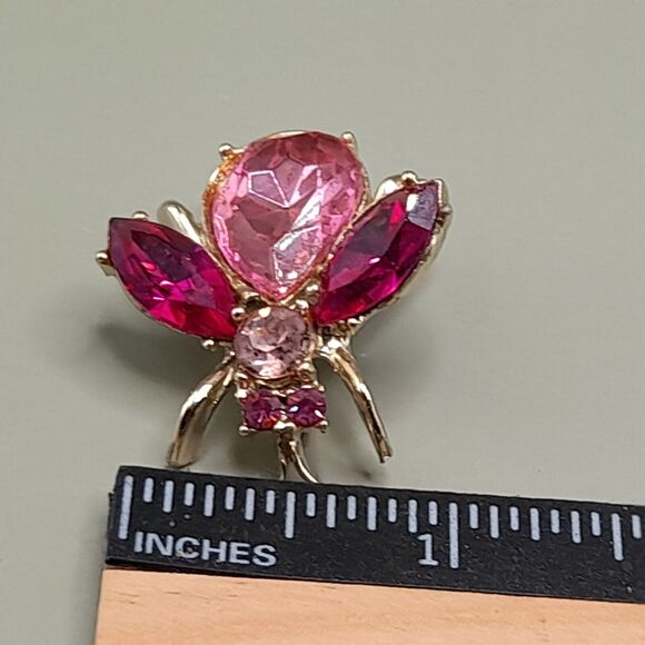 Vintage Pink Rhinestone Brooch Insect Fly, Gold Tone, 1950s, 1 1/8 Inch - Picture 9 of 10